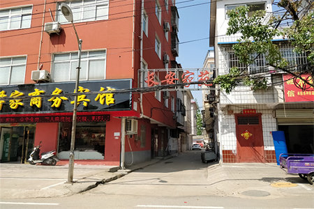 龙都花园122/车库/附房套三1楼73万3室2厅2卫15