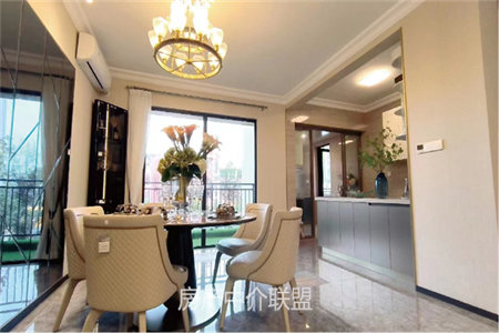 城九鑫花园三室两厅一卫简装出售可分期
